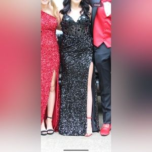 Size 6 Black Prom Dress (don’t know brand.)